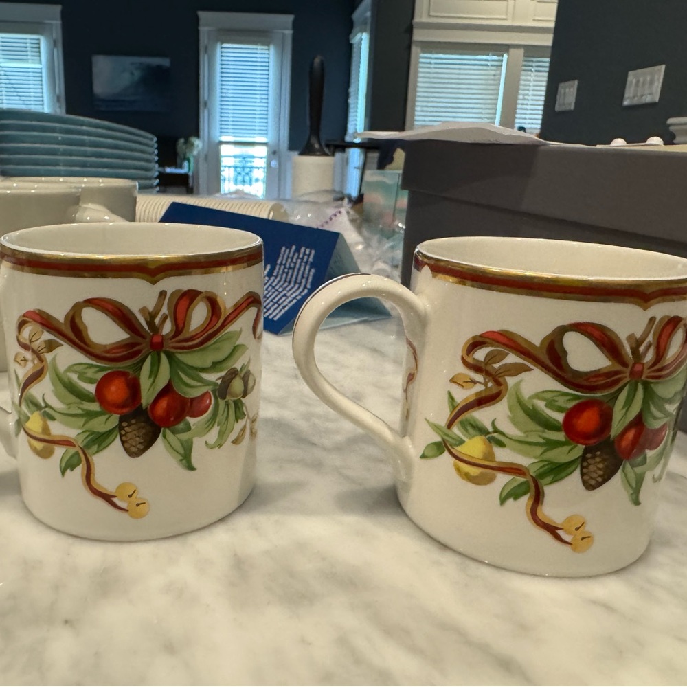 Tiffany Holiday Pinecone Ceramic Mugs - Set of 2